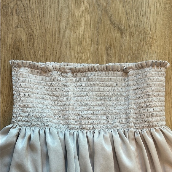 Chic High-Waist Light Grey/Silver Women's Shorts - Picture 2 of 7